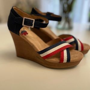Comfy dark blue & red wedges!!!